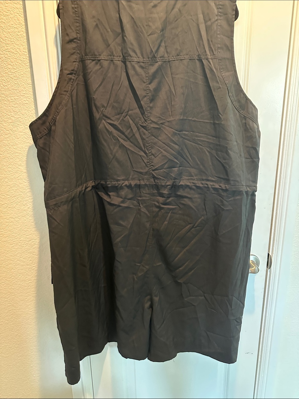 Sleeveless Black Utility Vest Romper. - Picture 4 of 4